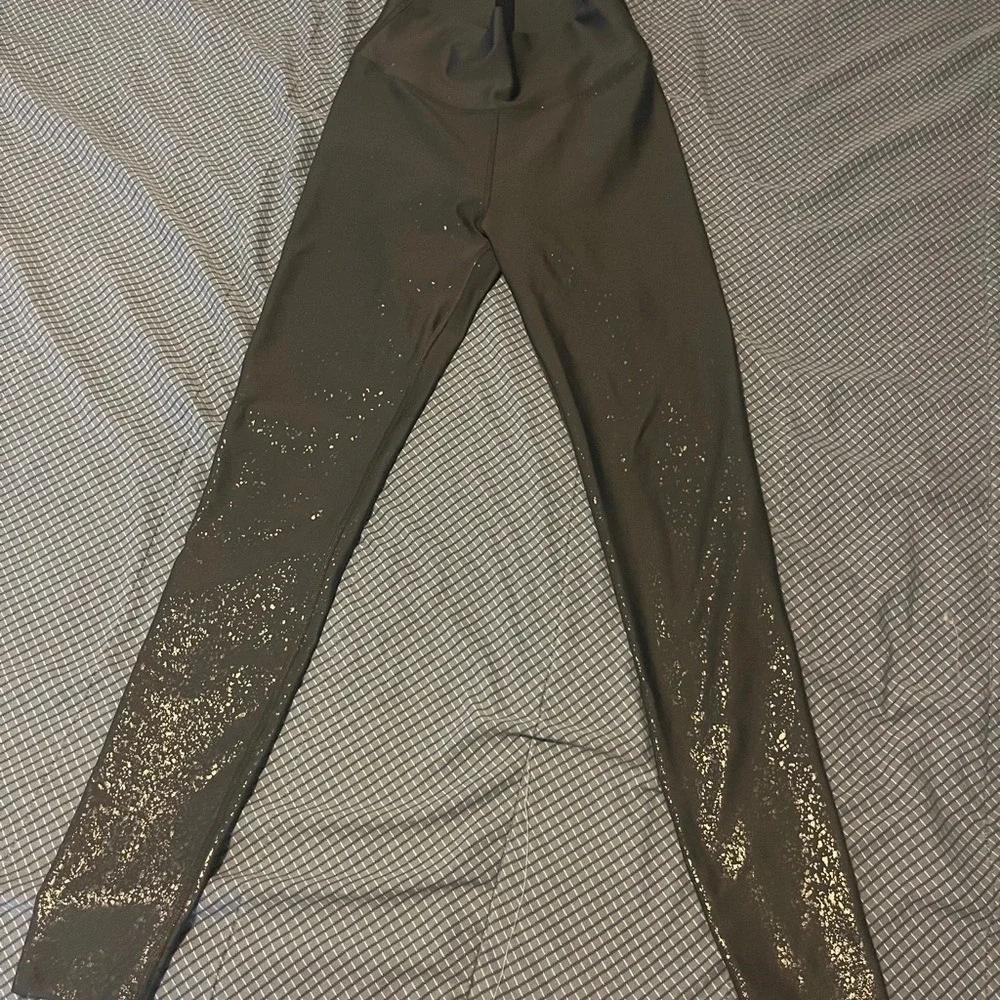 Peloton Womens High Rise Leggings Small‎ Gray Gold Foil Splatter Starry Night S